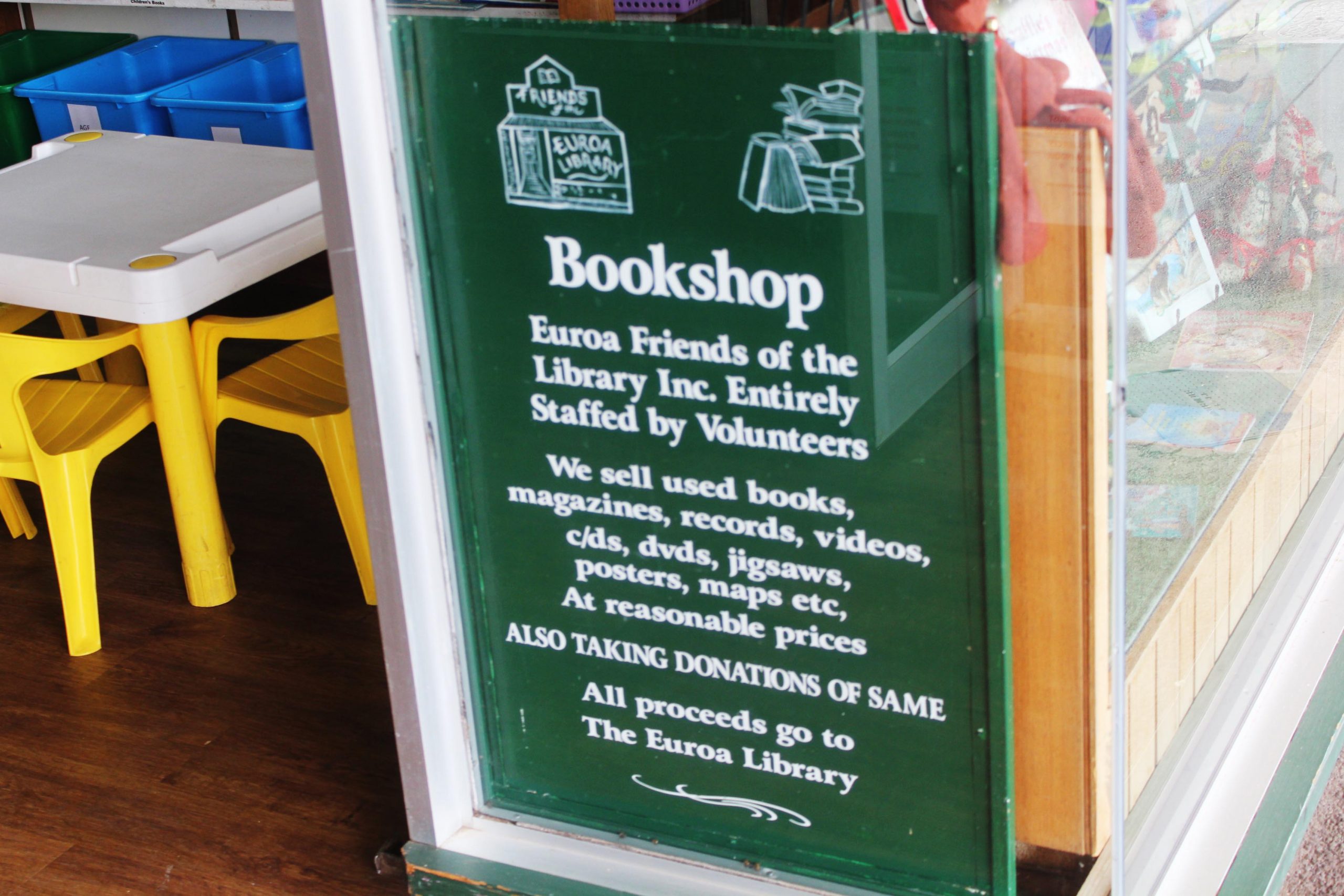 Euroa community bookshop with sign saying it is run by volunteers.